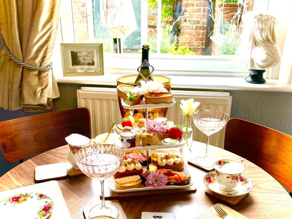 The Bishop And The Bison Bed and Breakfast York Exteriör bild